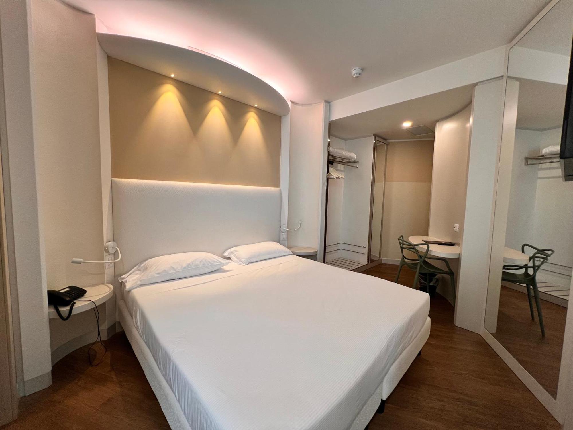 Hotel Ark 4*